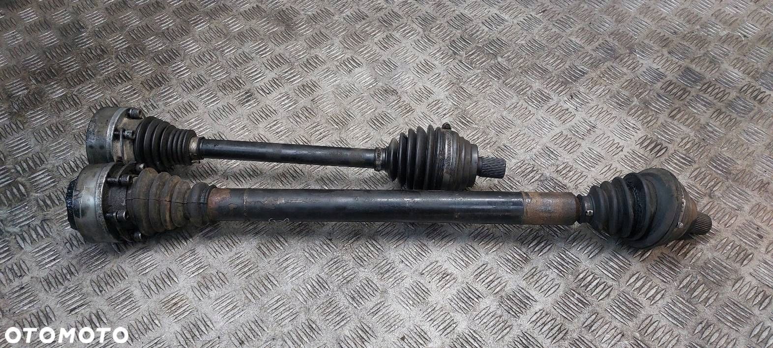 PÓŁOŚ LEWA + PRAWA ALTEA XL 1.6 8V - 1