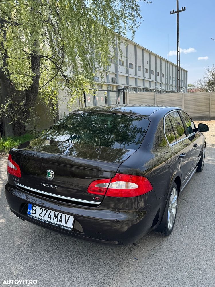 Skoda Superb 2.0 TDI Elegance 4x4 - 6