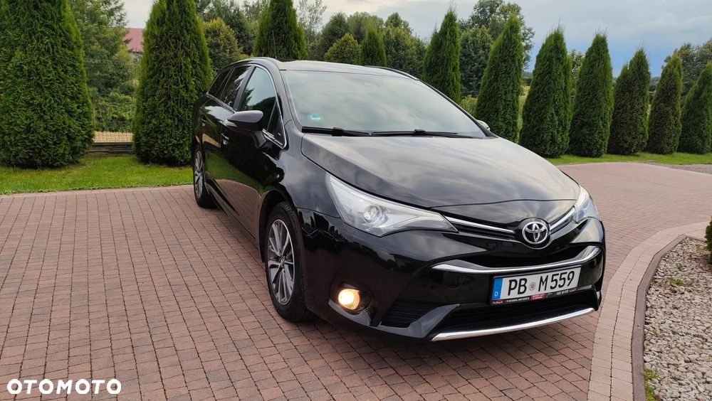 Toyota Avensis 2.0 D-4D Premium - 1