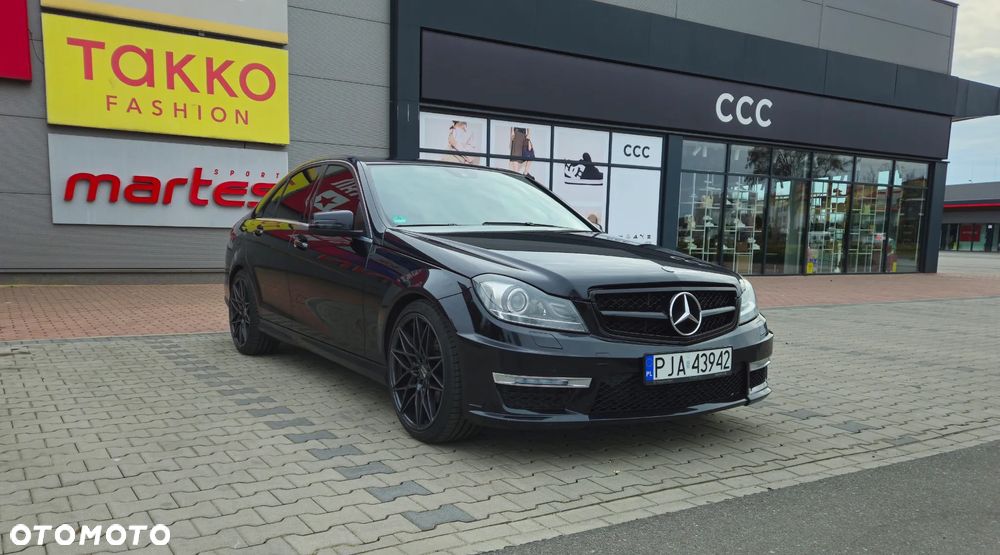 Mercedes-Benz Klasa C 200 CGI BlueEff Avantgarde - 2