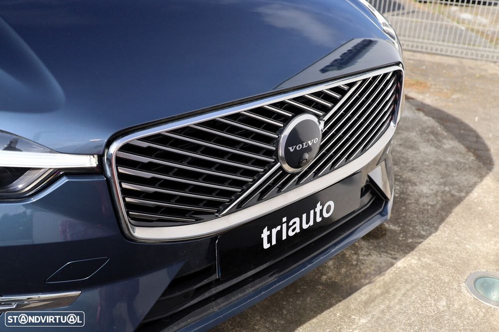 Volvo XC 60 2.0 T6 PHEV Core AWD - 7