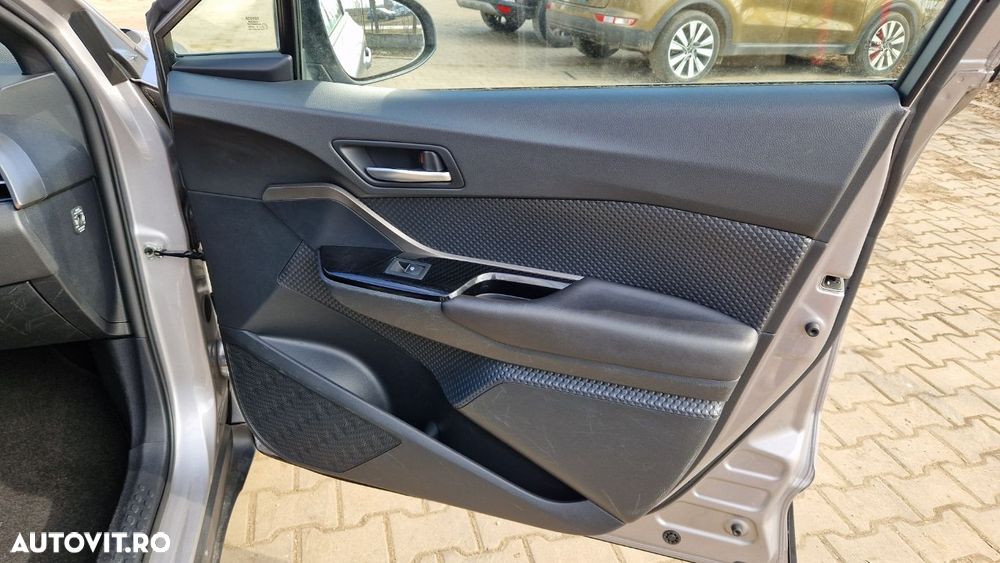 Toyota C-HR 1.8 HSD 122 CP 4x2 CVT Style - 17