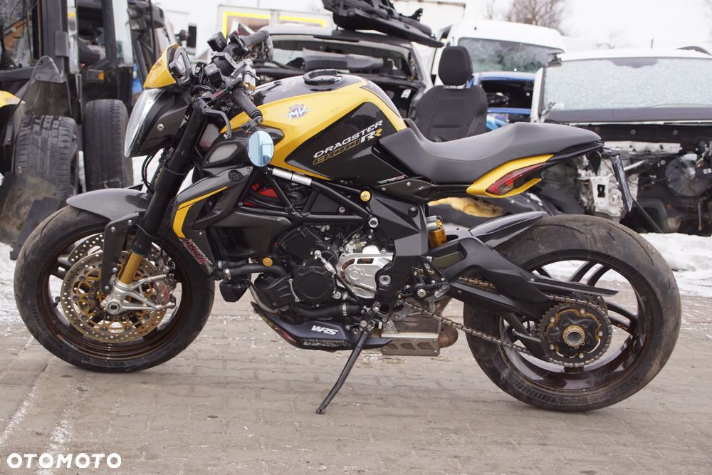 Motocykl na części 692106889 MV Agusta Dragster 800 RR 140 KM 2017R wydech hp corse koła bst włókno węglowe ohlins brembo carbon stretfighter silnik lampa lagi felgi zaciski zbiornik licznik - 19