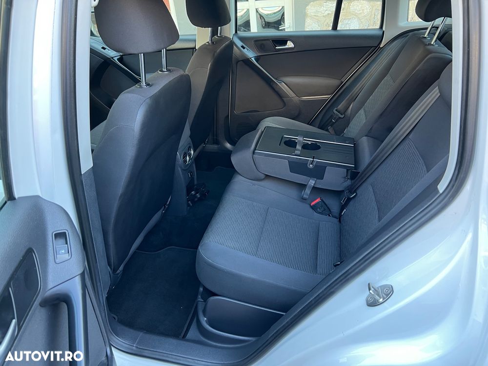Volkswagen Tiguan 2.0 TDI DPF BlueMotion Technology Trend & Fun - 9