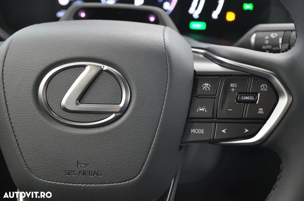 Lexus LBX - 16
