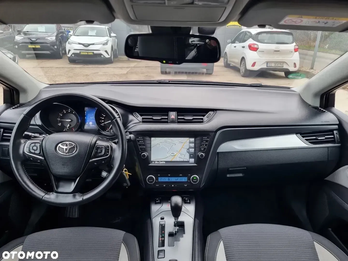 Toyota Avensis 1.8 Premium MS - 14