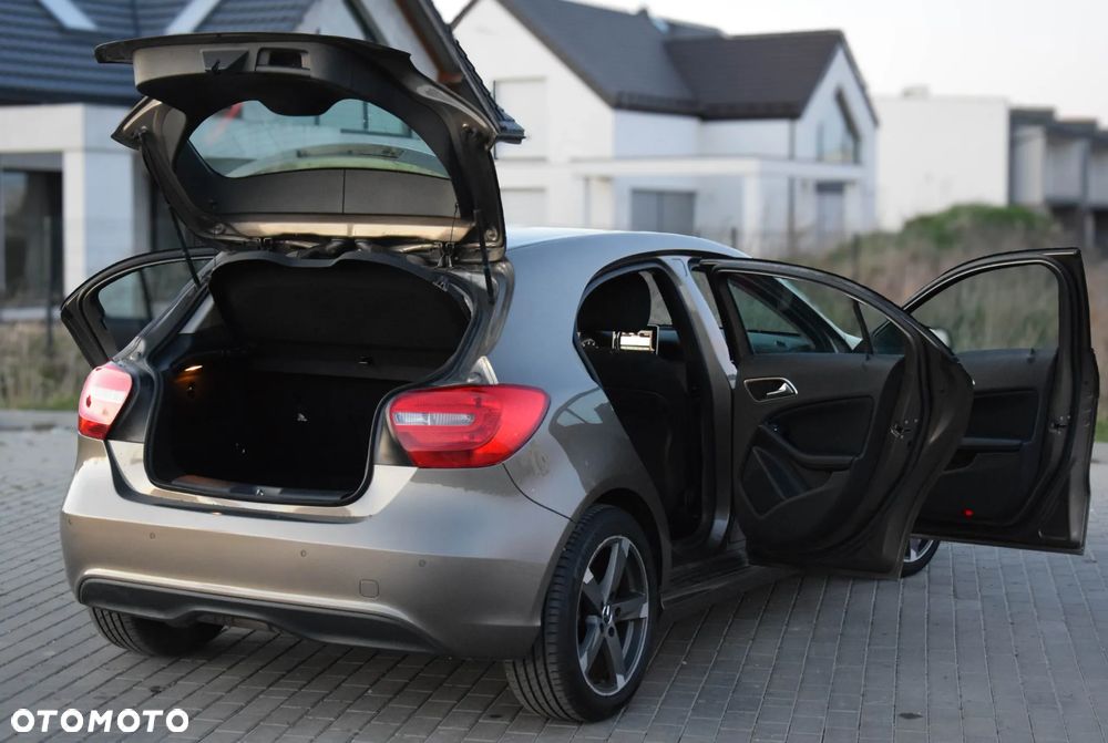 Mercedes-Benz Klasa A 180 BlueEfficiency Edition - 39
