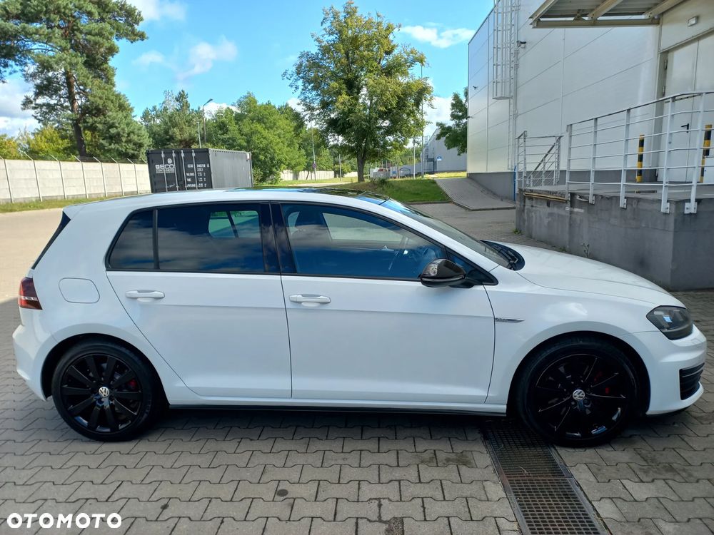 Volkswagen Golf - 4