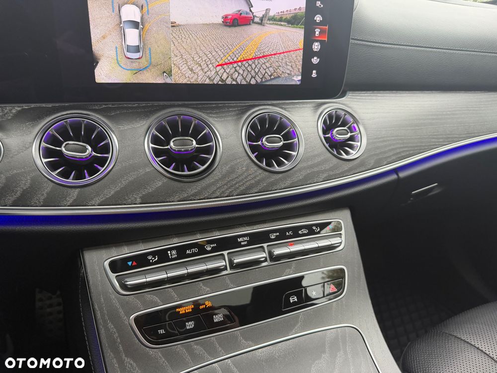 Mercedes-Benz CLS 300 d 4-Matic AMG - 21