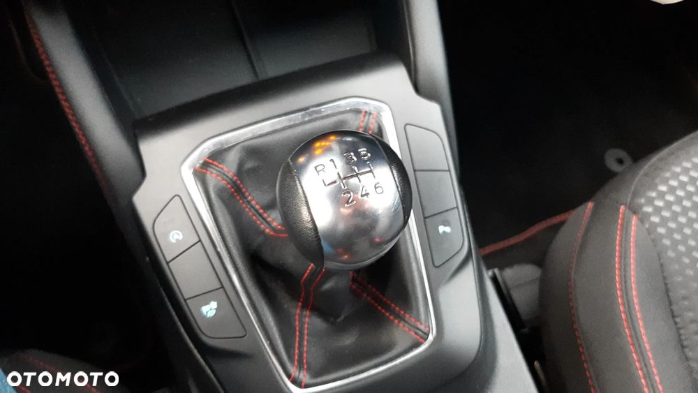 Ford Kuga 1.5 EcoBoost FWD ST-Line - 32