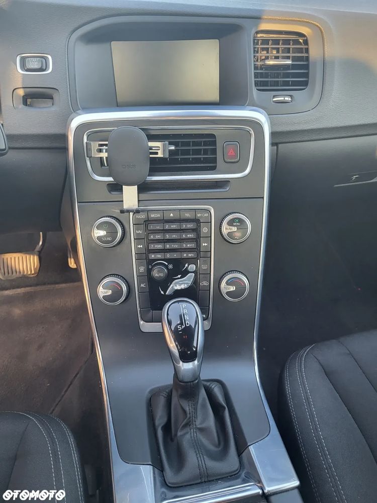 Volvo S60 D2 Momentum - 11