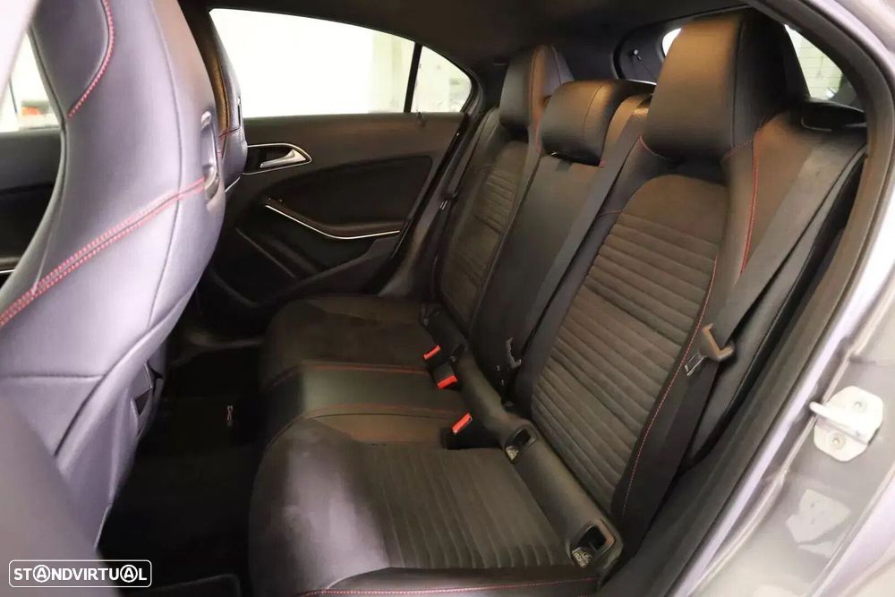 Mercedes-Benz A 200 d AMG Line - 6