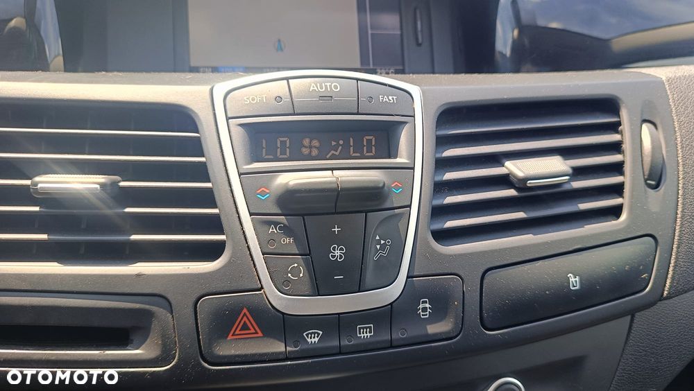 Renault Laguna dCi 110 FAP Bose Edition - 9