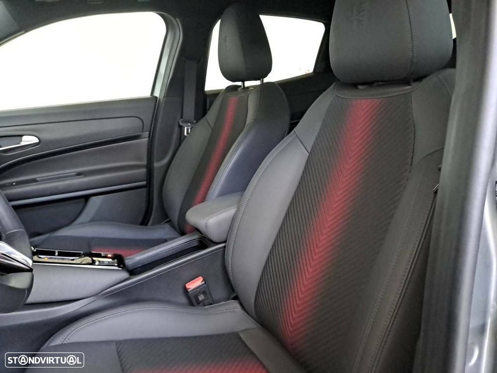 Alfa Romeo Junior 1.2 Speciale eDCT6 - 9