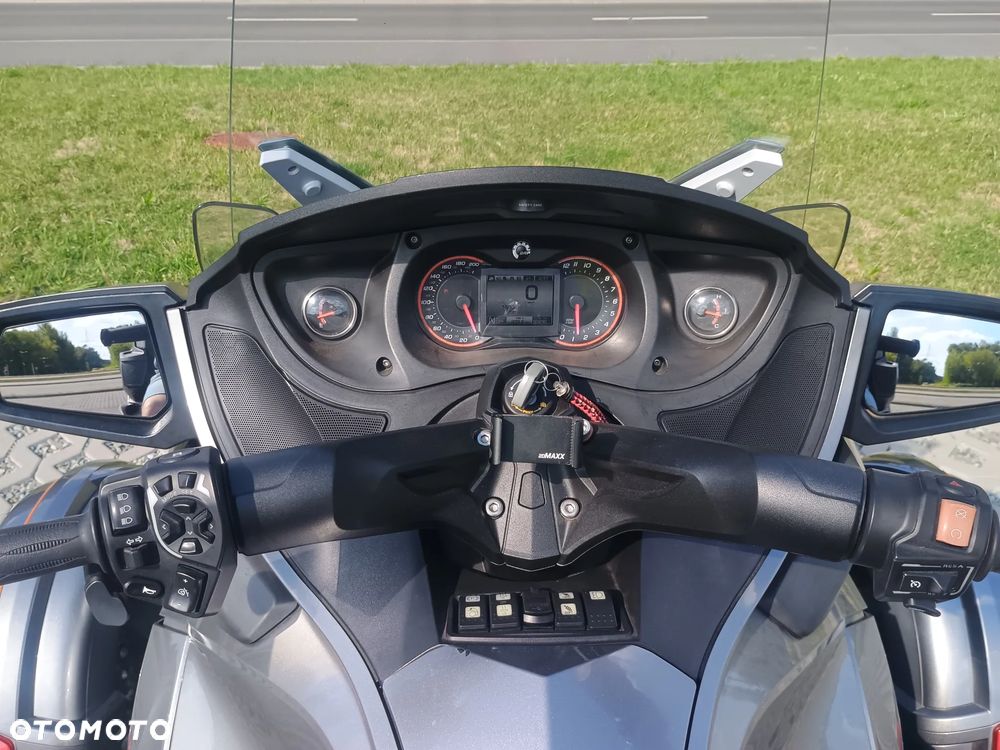 Can-Am Spyder - 8