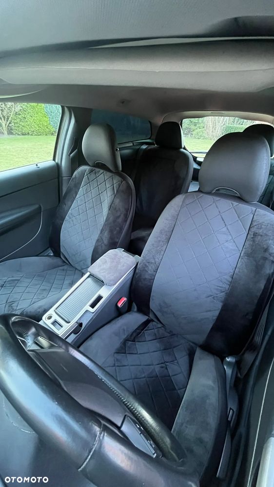 Volvo C30 2.0D Momentum - 25