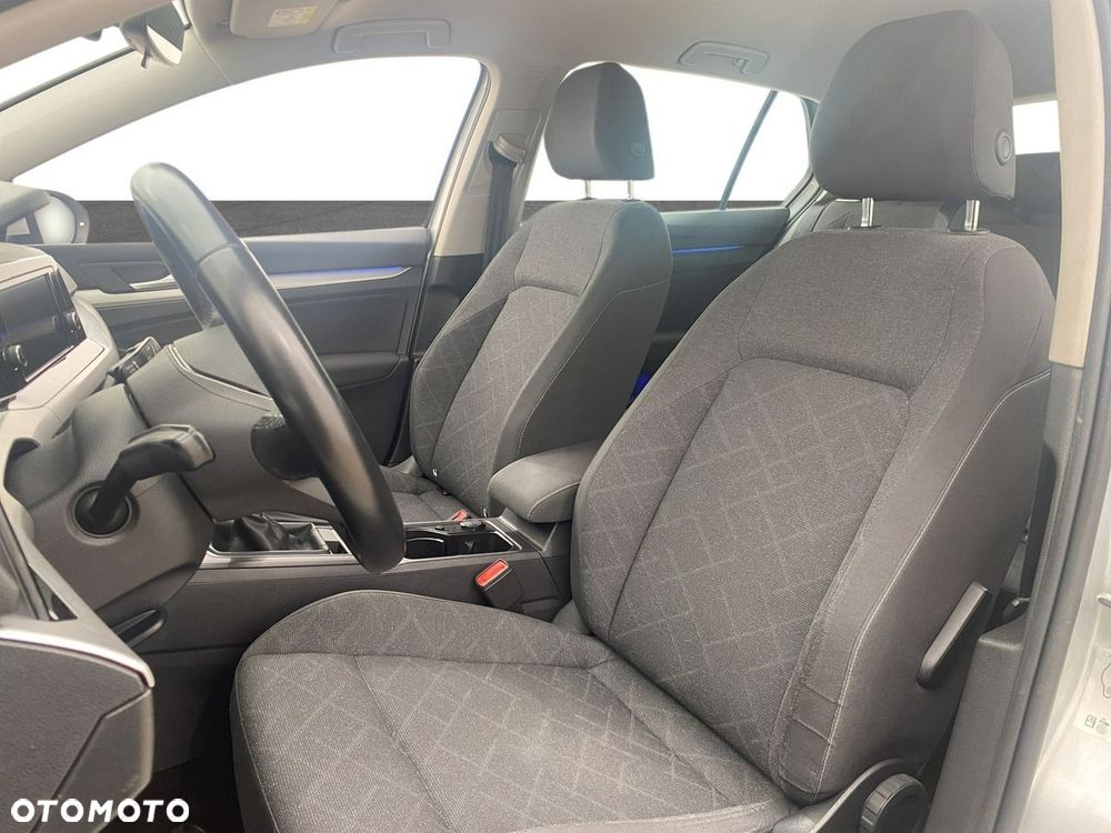 Volkswagen Golf - 11