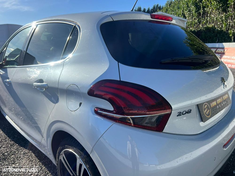 Peugeot 208 1.2 PureTech GT Line - 22