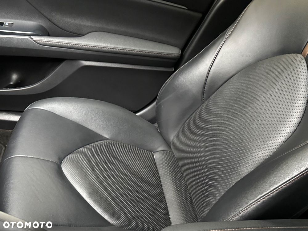 Toyota Camry 2.5 Hybrid Executive CVT - 31