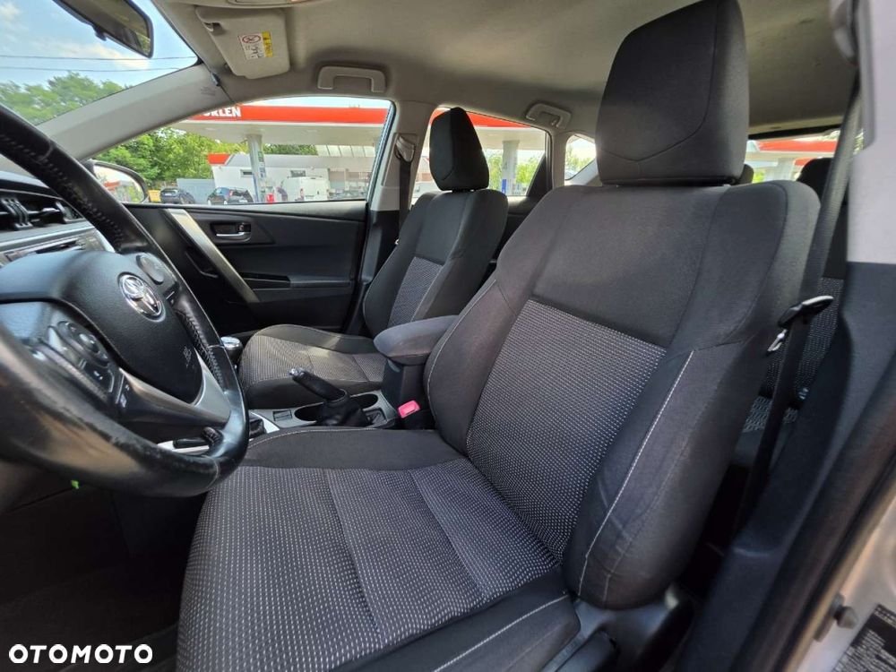 Toyota Auris - 21