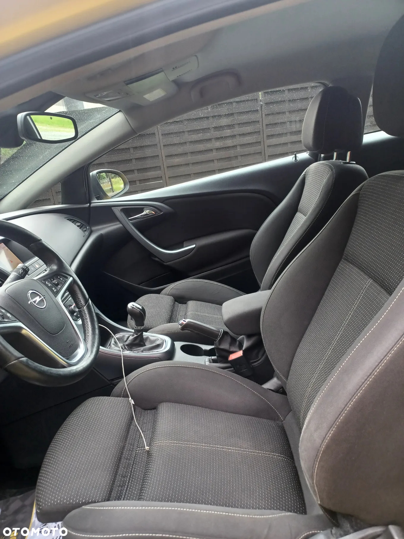 Opel Astra GTC 1.6 Turbo Innovation - 16