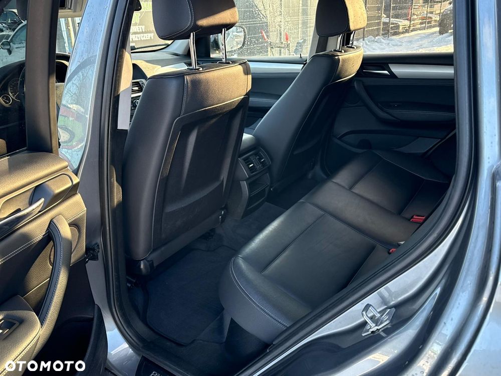 BMW X3 xDrive20i Advantage - 13