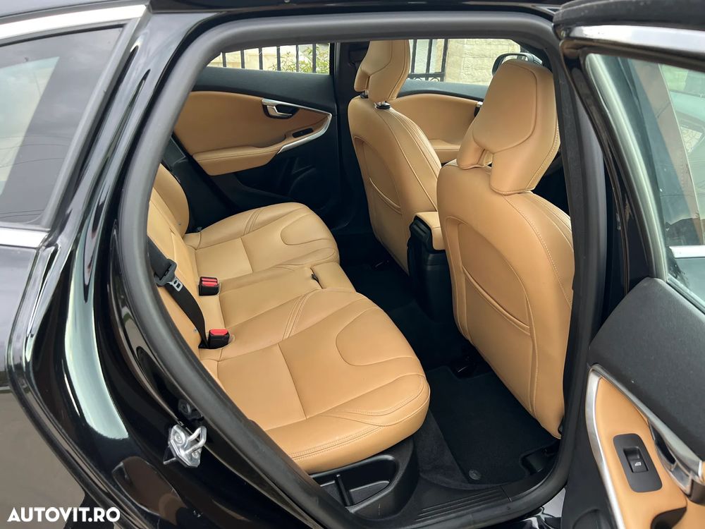 Volvo V40 D2 Inscription - 8