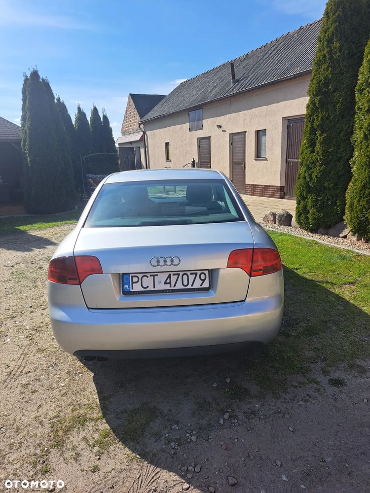 Audi A4 Limousine - 3