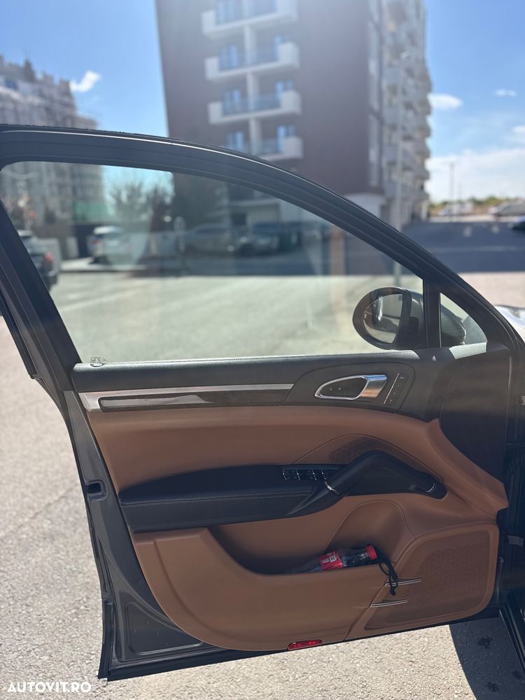 Porsche Cayenne V6 3.0L Aut. - 16