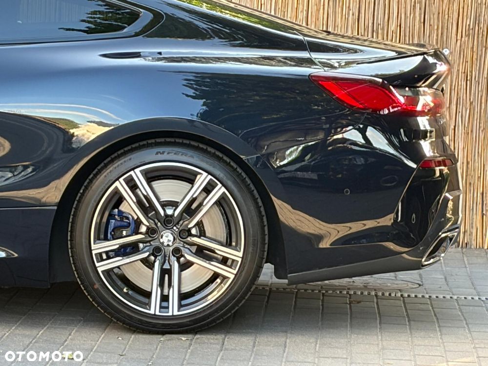 BMW Seria 8 - 17