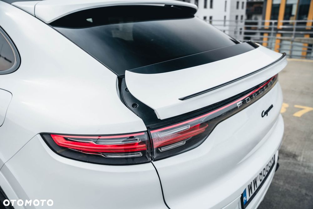 Porsche Cayenne Coupe E-Hybrid - 12