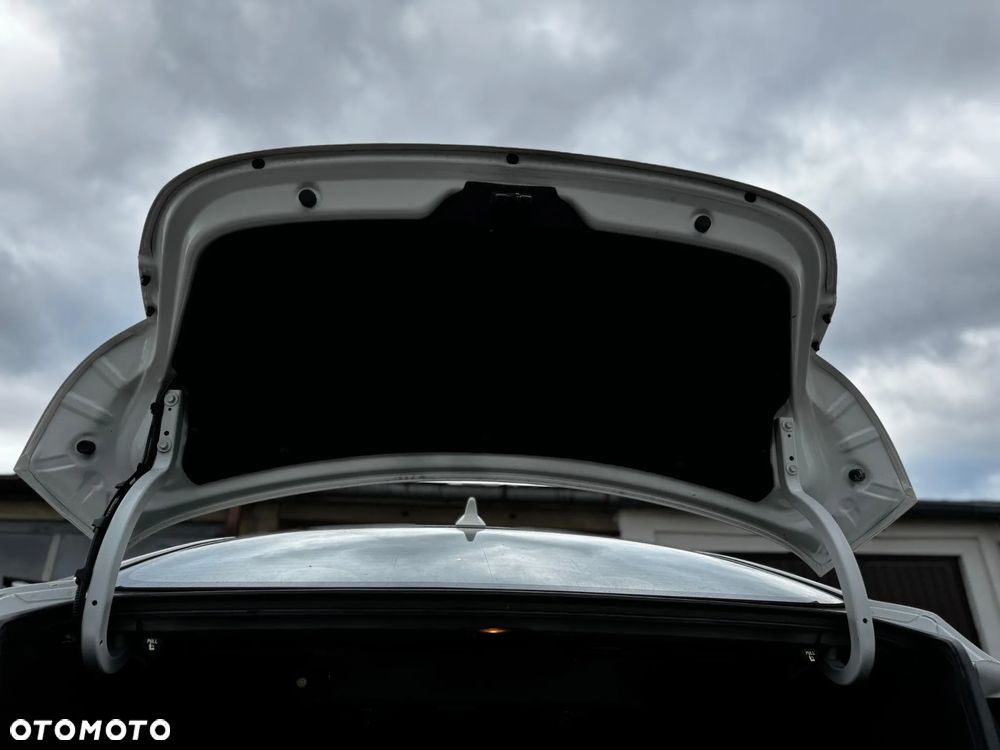 Hyundai Elantra - 13