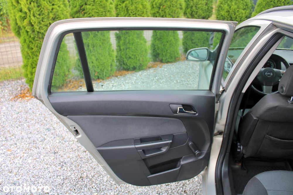 Opel Astra 1.9 CDTI DPF Automatik Edition - 25
