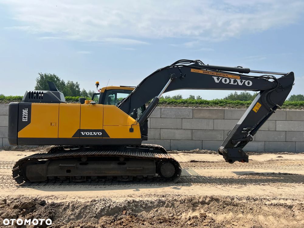 Volvo EC 220 EL - 18