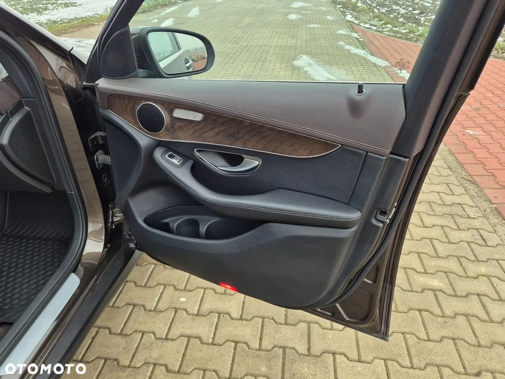 Mercedes-Benz GLC - 29