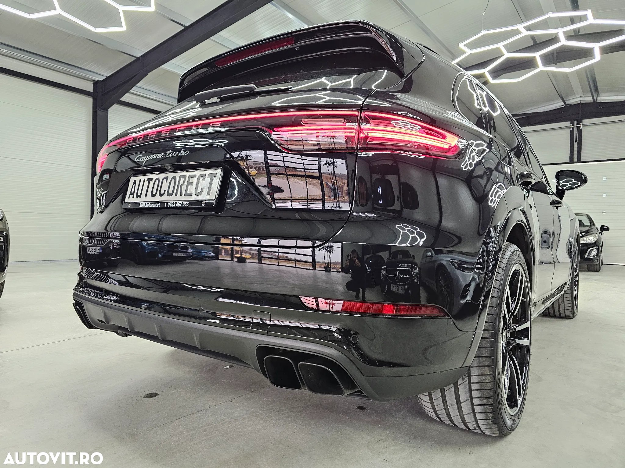 Porsche Cayenne Turbo - 32