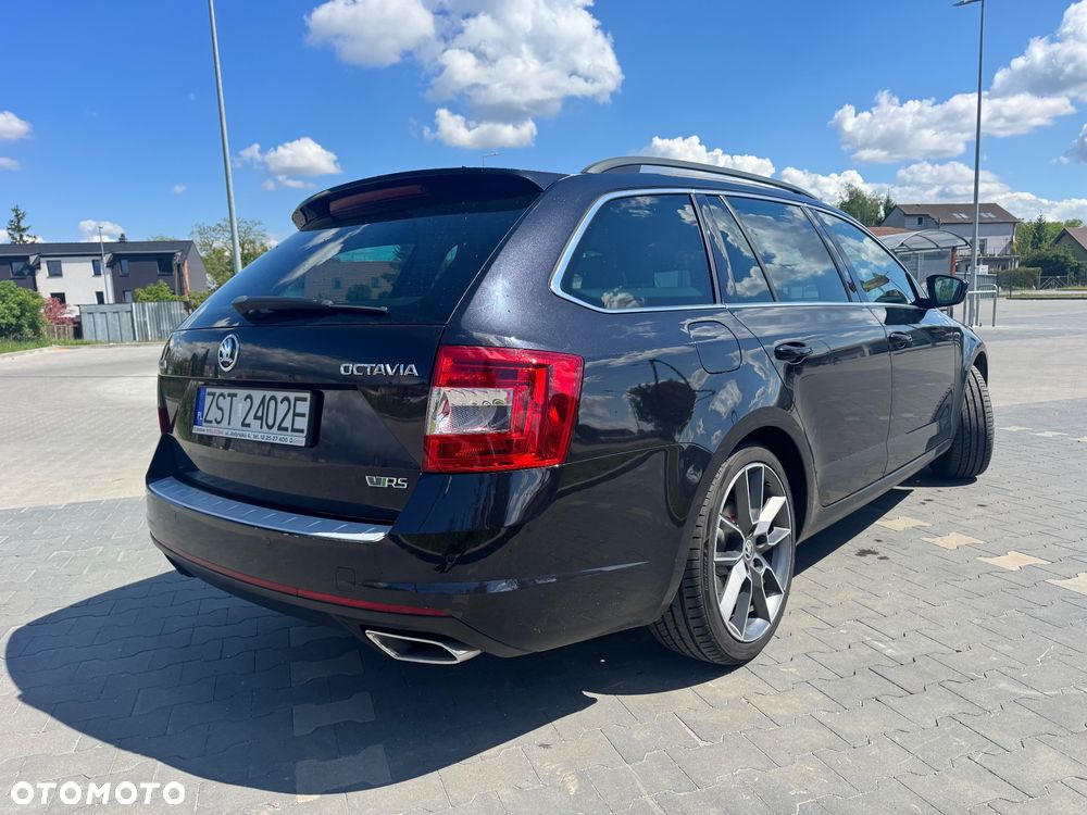 Skoda Octavia 2.0 TDI RS DSG - 2