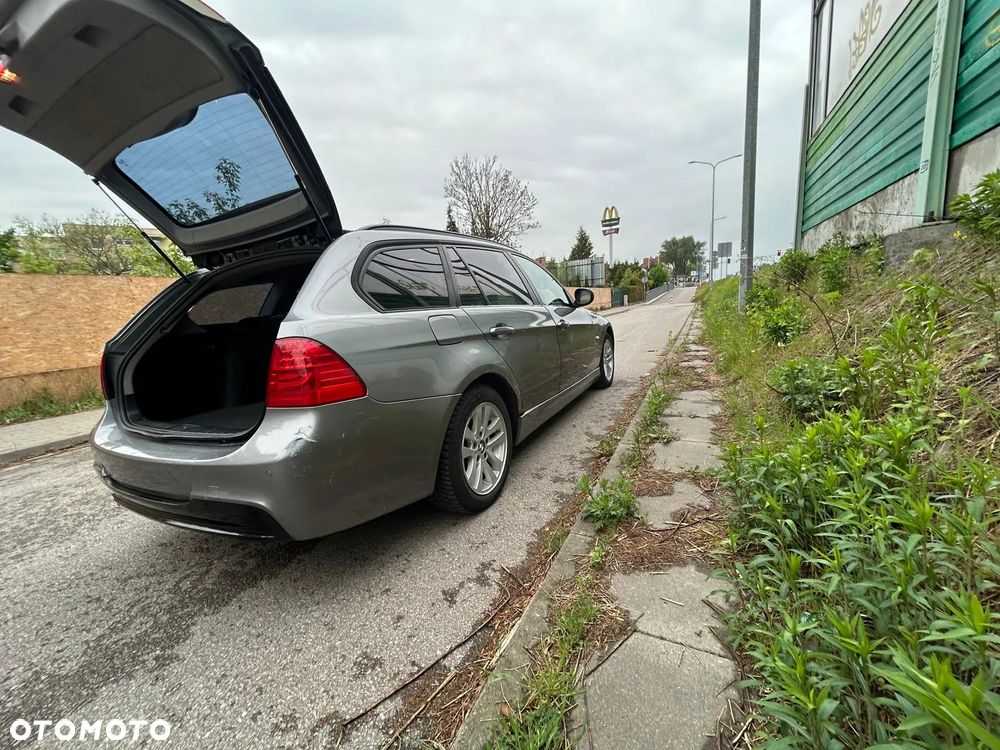 BMW Seria 3 318d - 15