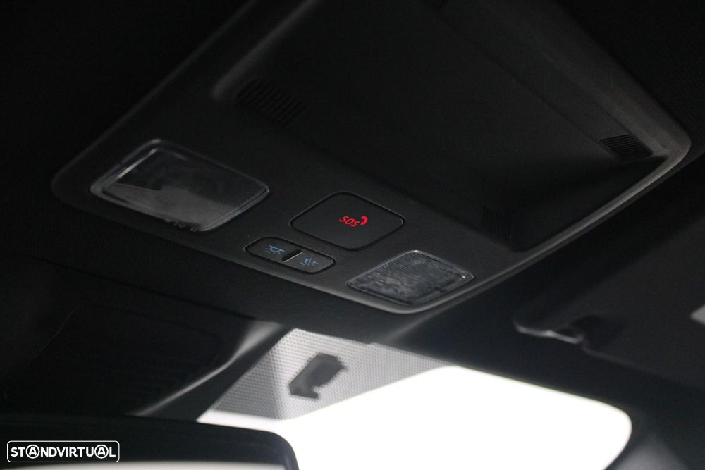 Ford Focus 1.0 EcoBoost MHEV ST-Line - 24