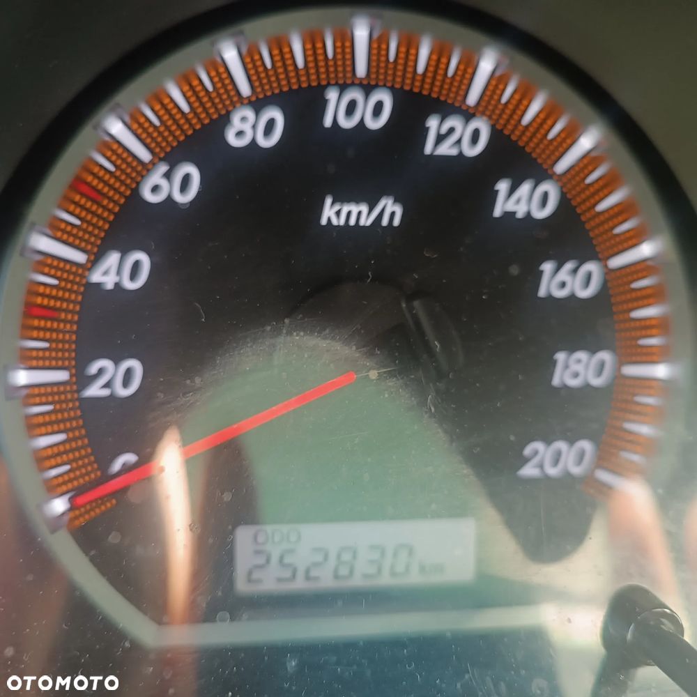 Toyota Hilux 3.0 D-4D SR5 - 16