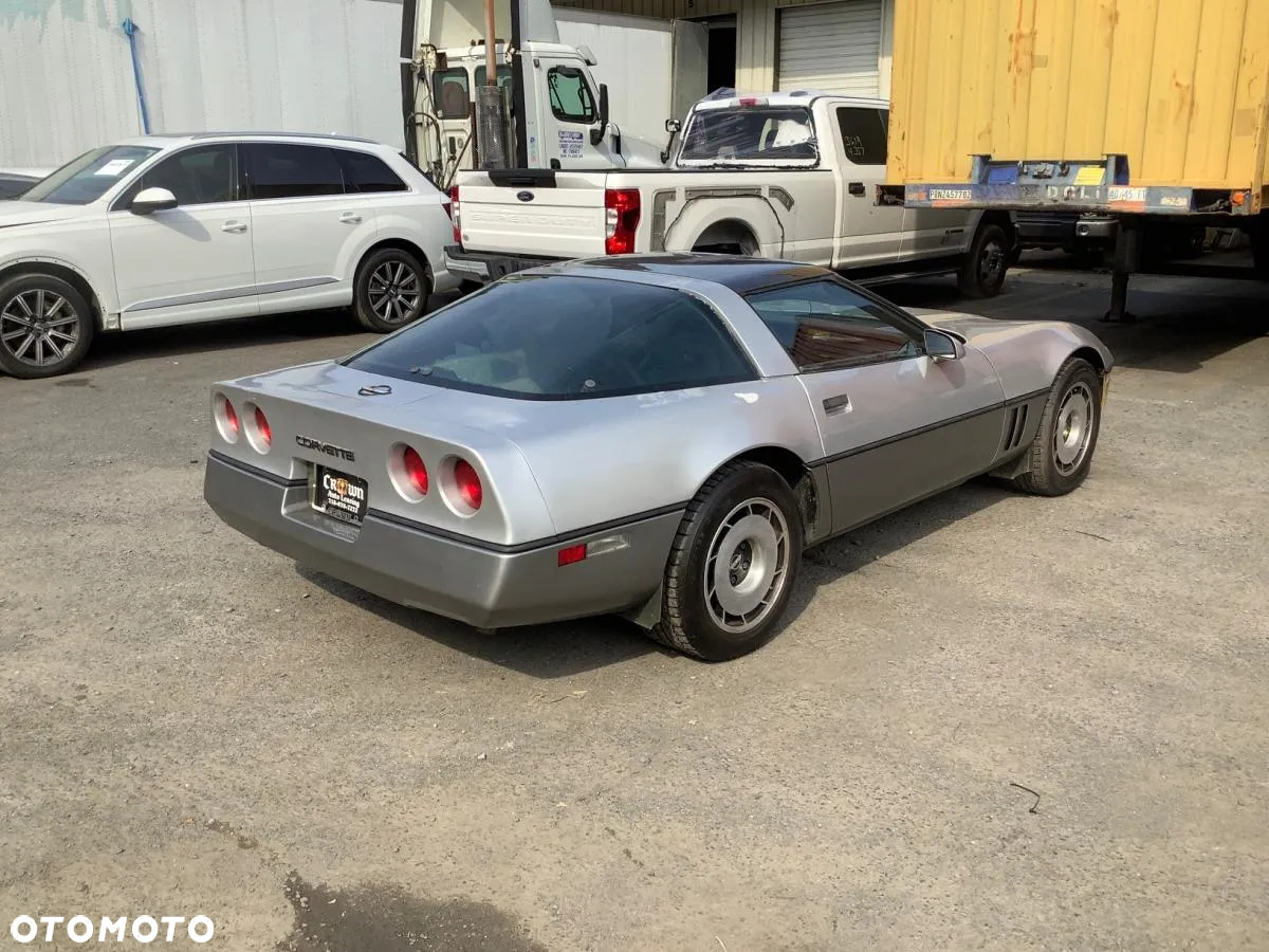 Chevrolet Corvette - 9