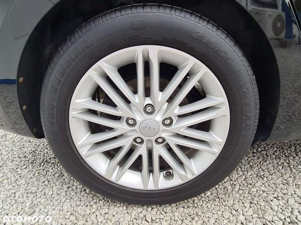 Kia Carens 1.7 CRDi L 7os - 34