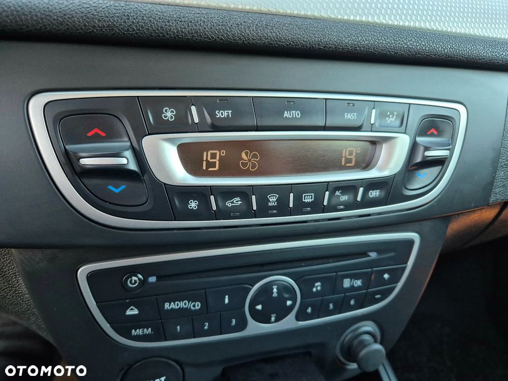 Renault Megane 1.6 16V 110 LIMITED - 30