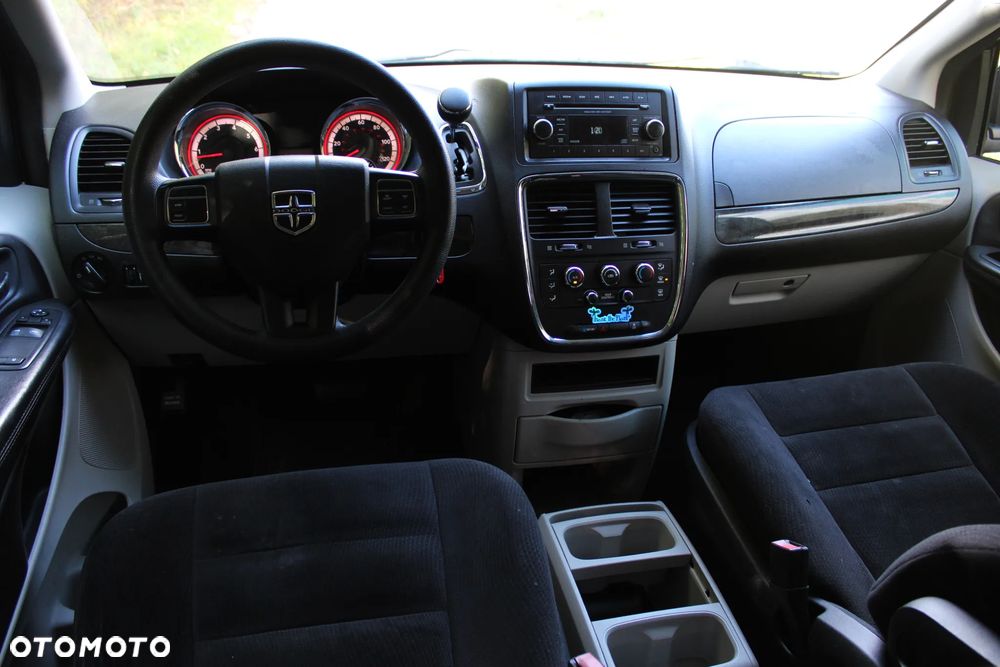 Dodge Grand Caravan - 14