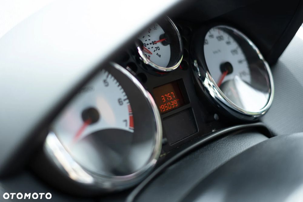 Peugeot 207 1.4 16V Trendy - 5