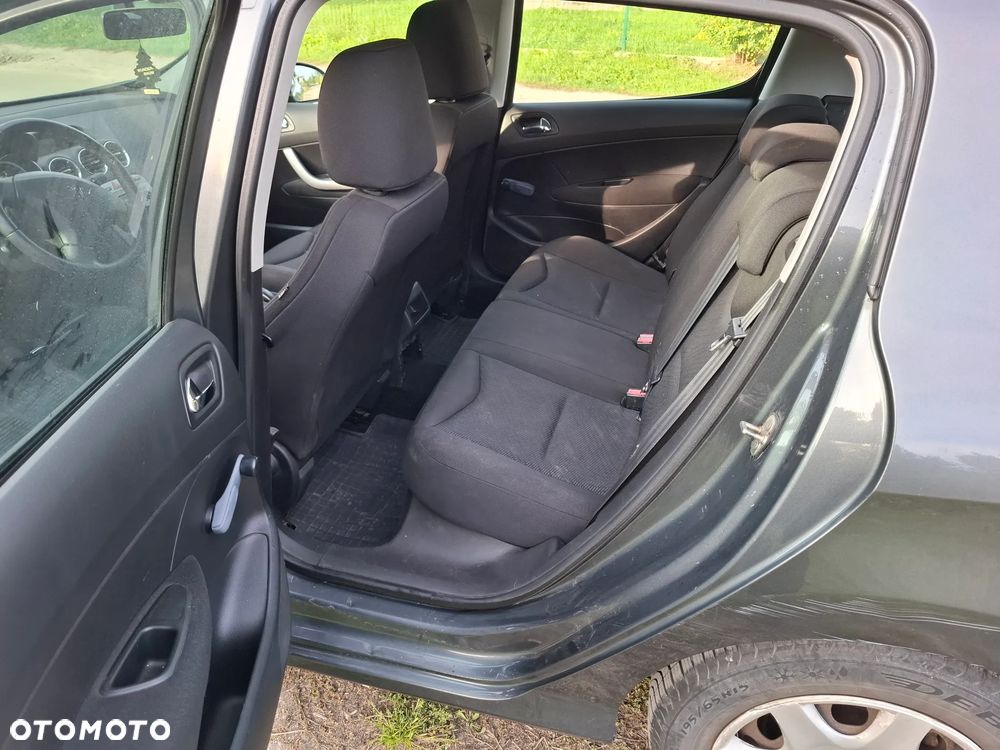 Peugeot 308 - 8