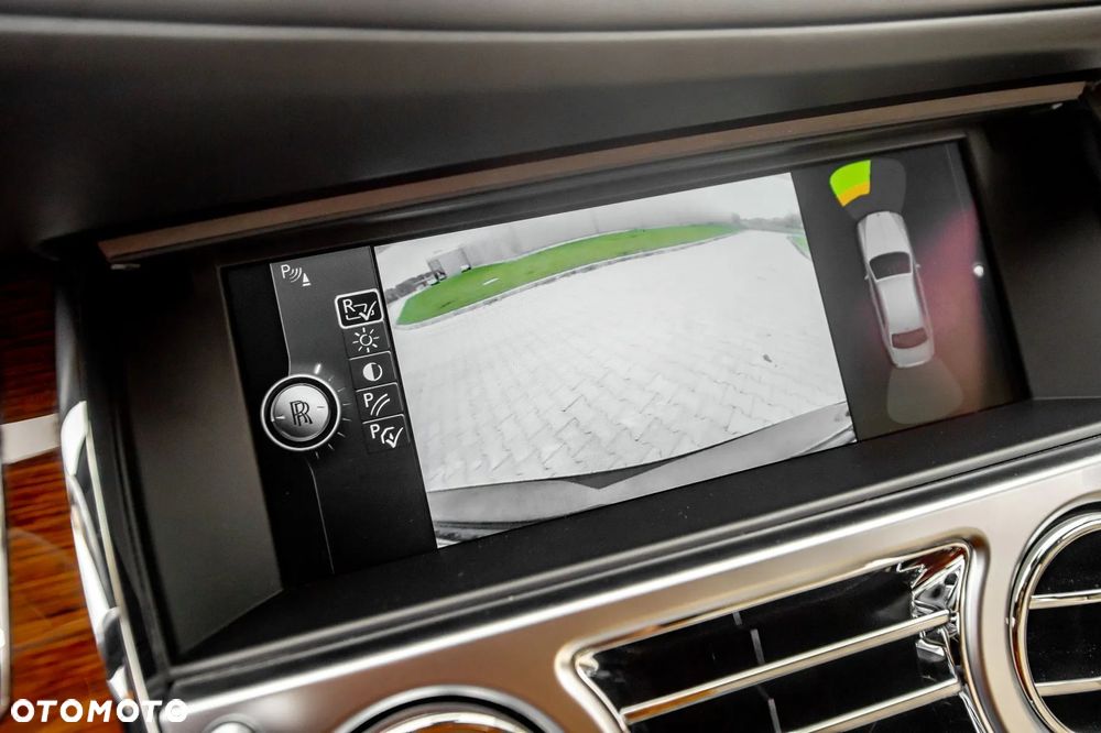 Rolls-Royce Ghost - 24