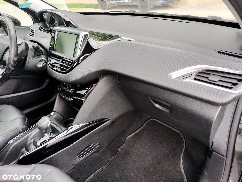 Peugeot 2008 1.2 Pure Tech Style S&S EAT6 - 18