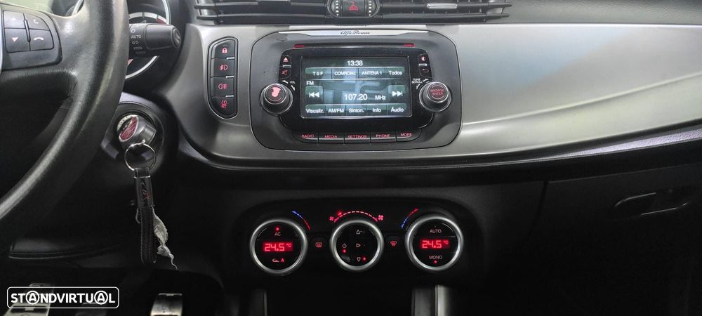 Alfa Romeo Giulietta 1.6 JTDM Exclusive - 27