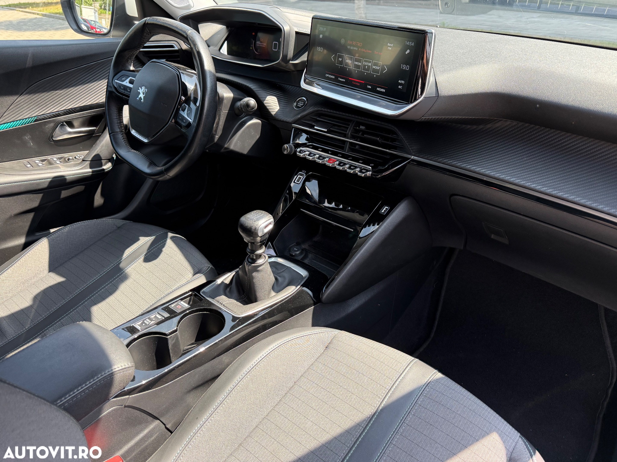 Peugeot 2008 - 10